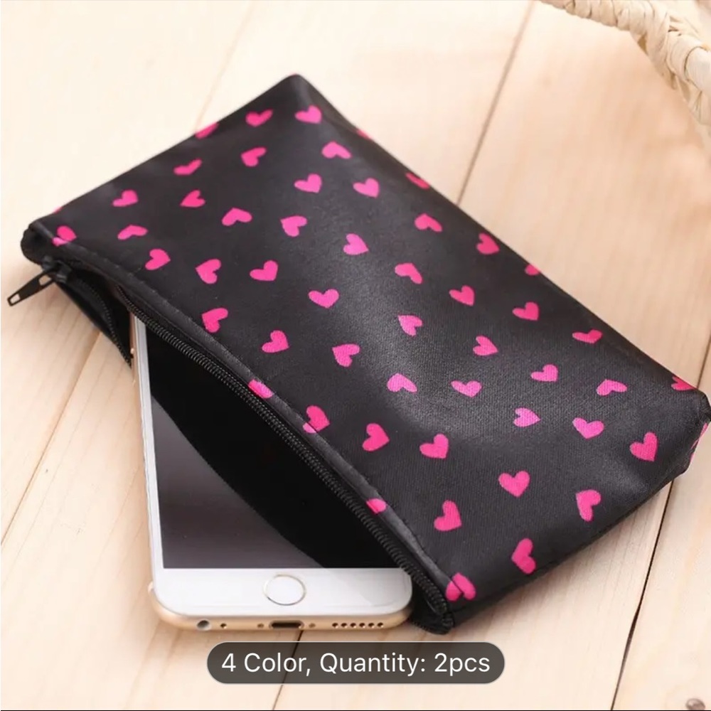 🌵. 2 Heart Pattern Cosmetic Bag Light Weight & Pouch‎ W/ Zipper NWOT